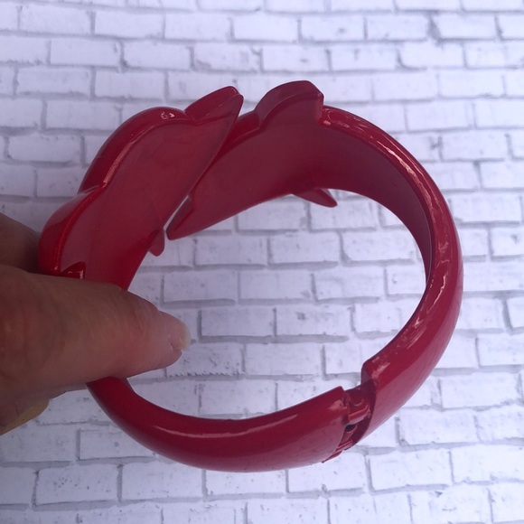 Dolphins red ocean hinged bracelet glossy beach - Picture 6 of 7